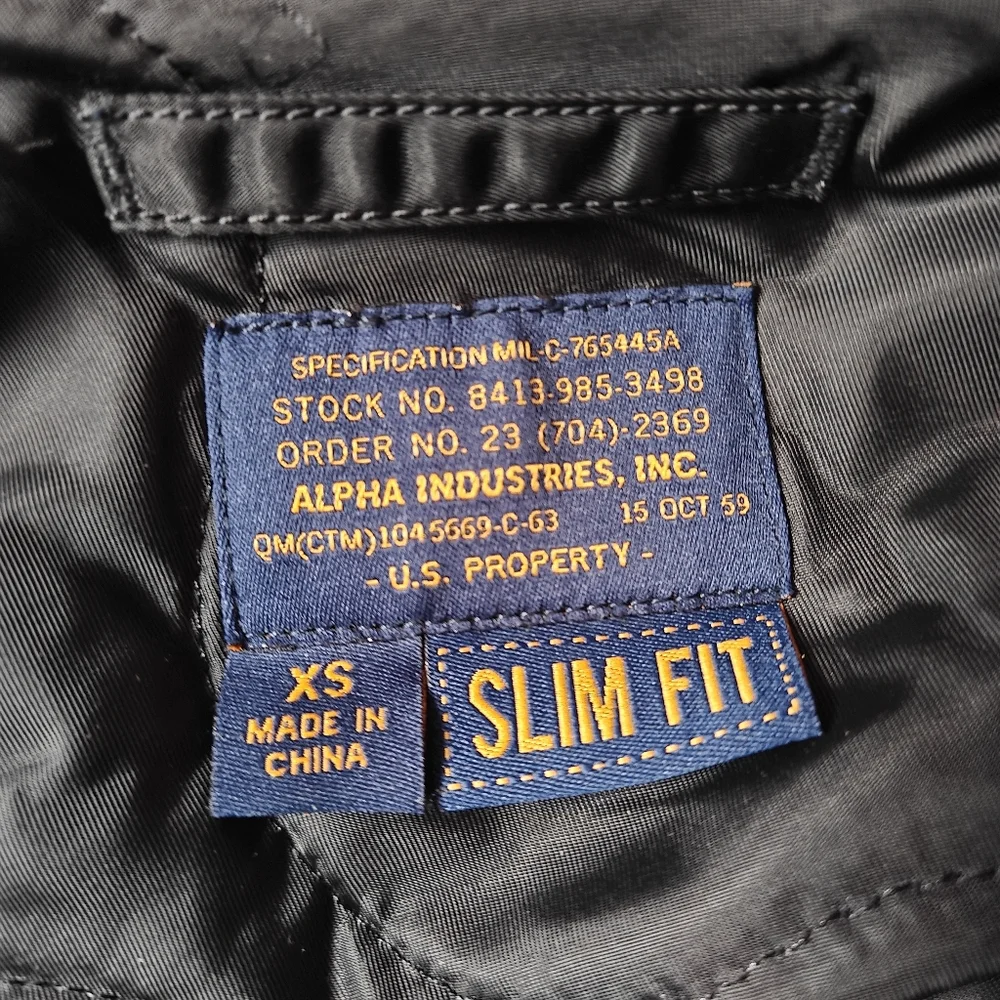 Alpha Industries Black Bomber Jacket - Picture 5 of 9